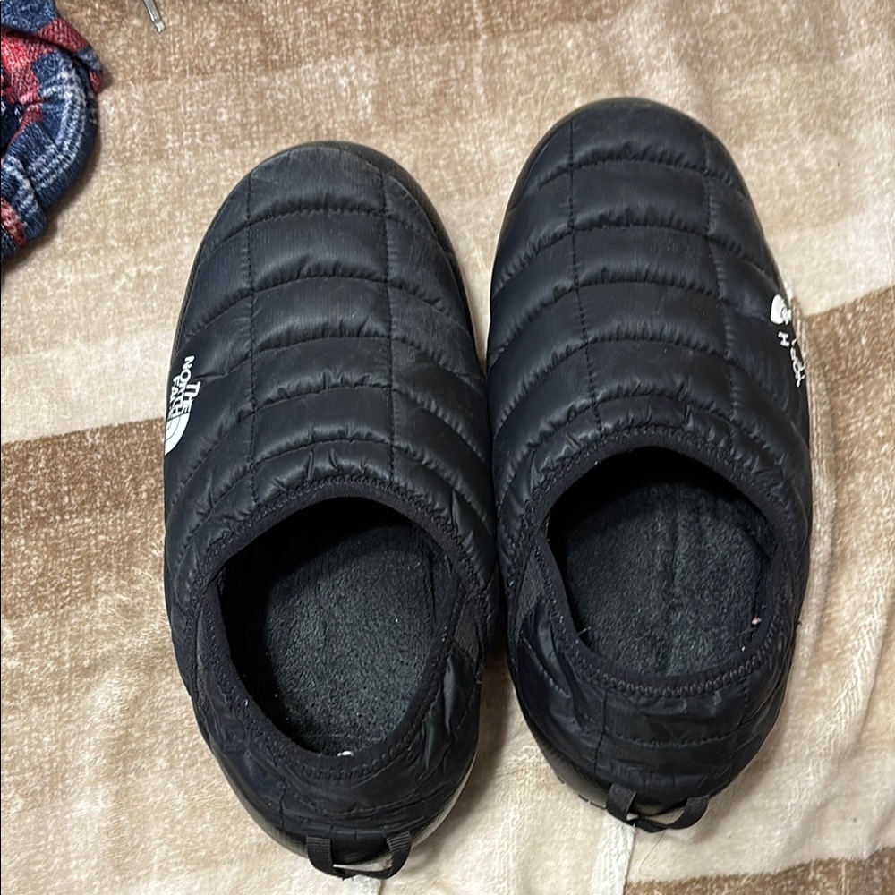 The North Face Black Fuzzy Slippers